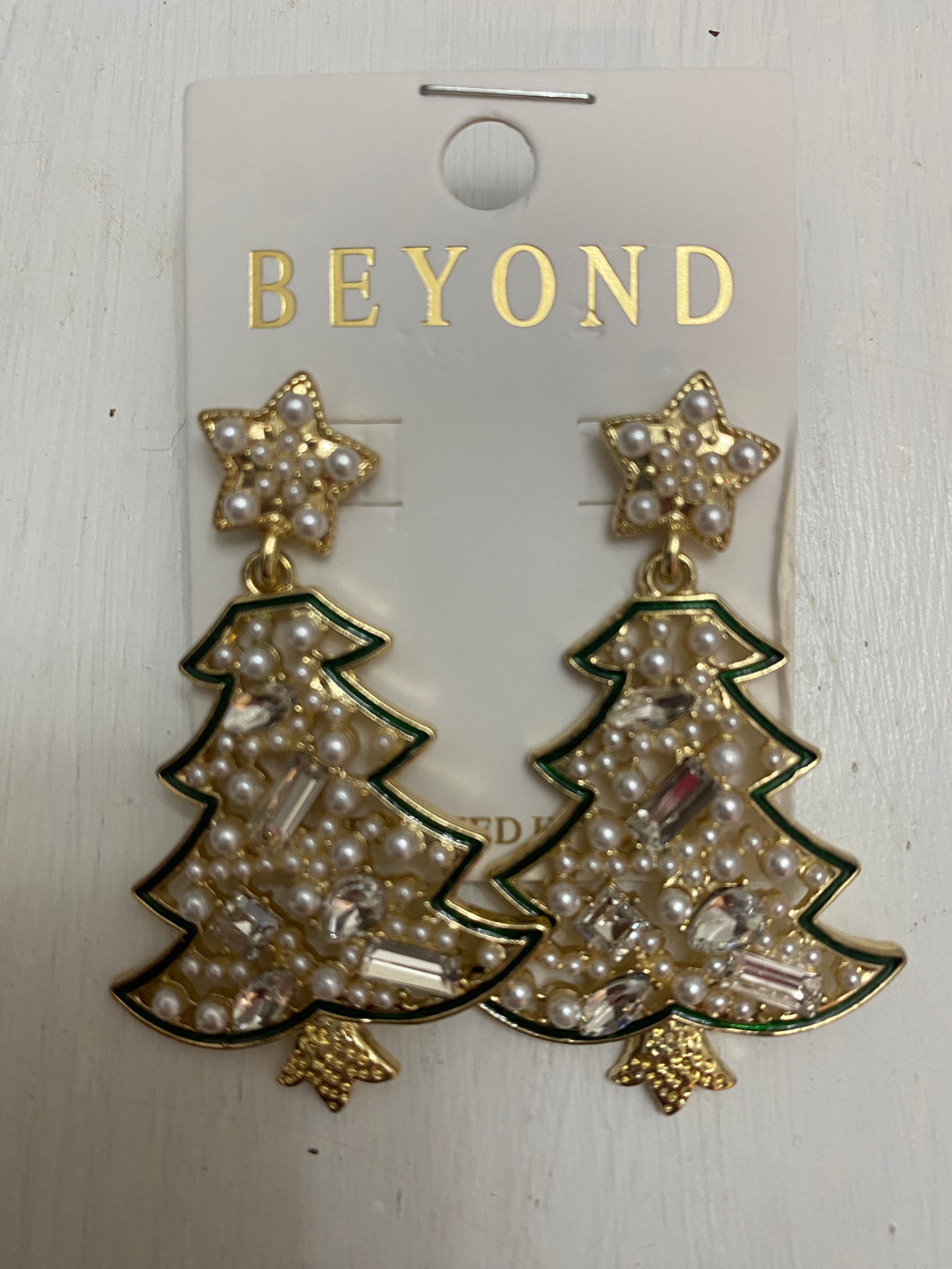 Classic Pearl Christmas Tree Earring