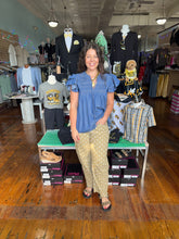 Load image into Gallery viewer, Denim Pin-pleat Flutter Sleeve Top