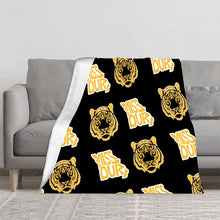 Load image into Gallery viewer, Mizz-Raw Blanket -black