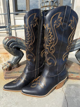 Load image into Gallery viewer, Just In Case Boots- Black