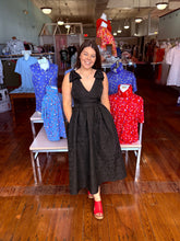 Load image into Gallery viewer, Jaquard Sleeveless Midi-Black