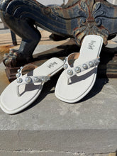 Load image into Gallery viewer, Jump In Sandal - White