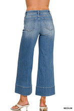 Load image into Gallery viewer, Cropped Wide Leg Pintuck Denim Jean
