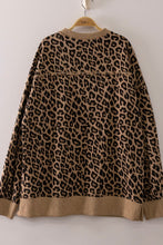 Load image into Gallery viewer, Curvy Leopard Crew Sweater